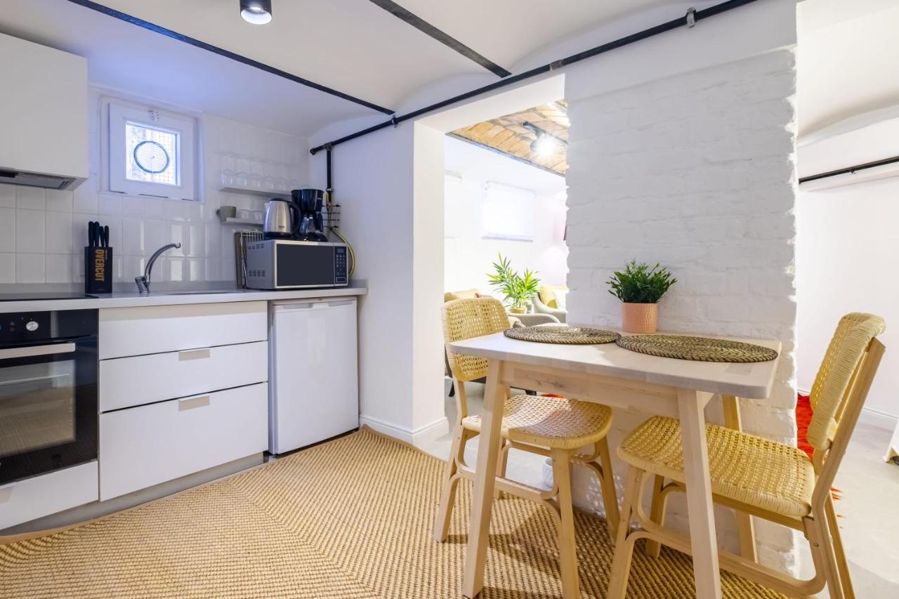 Vibrant Flat 5 Minutes Walk To Istiklal In Beyoglu Apartment Istanbul Ngoại thất bức ảnh