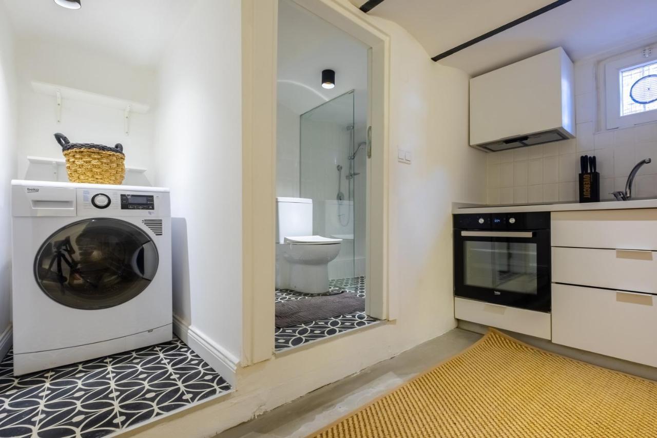 Vibrant Flat 5 Minutes Walk To Istiklal In Beyoglu Apartment Istanbul Ngoại thất bức ảnh