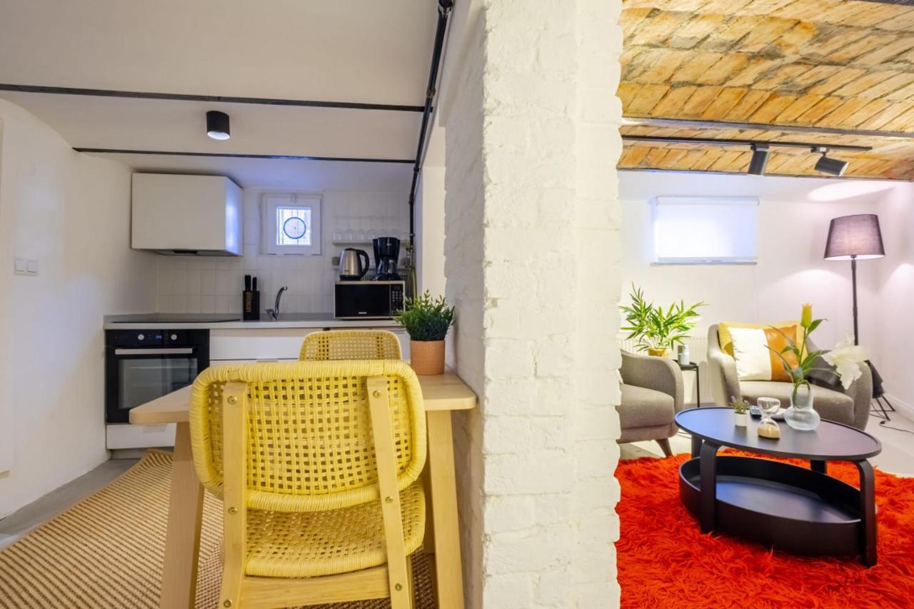 Vibrant Flat 5 Minutes Walk To Istiklal In Beyoglu Apartment Istanbul Ngoại thất bức ảnh